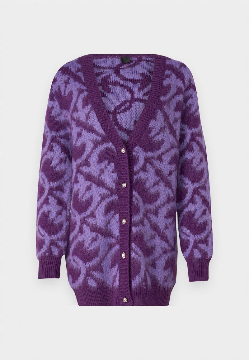 Lila übergroßer Cardigan mit V-Ausschnitt, strukturiertem Muster und dekorativen Knöpfen entlang der Front. Weiches Strickmaterial mit langen Ärmeln.