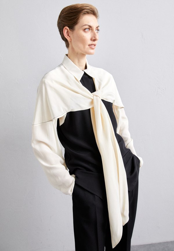 Victoria Beckham BOW