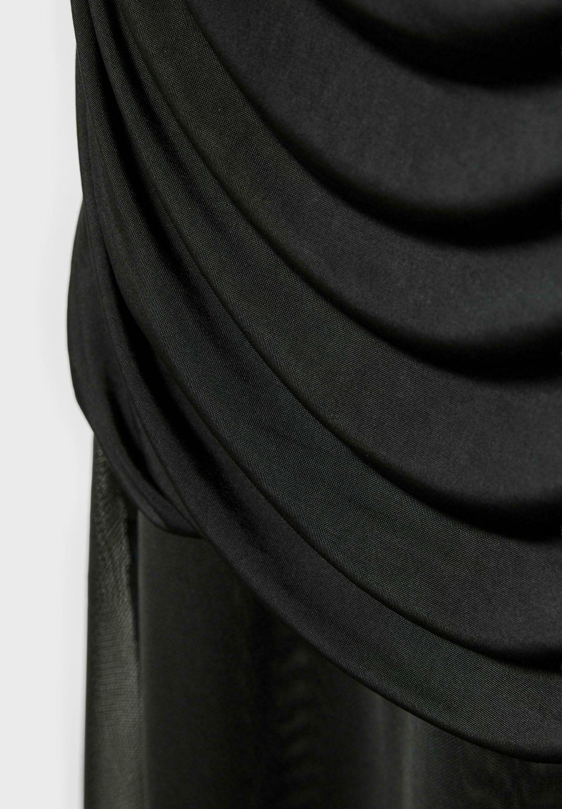 Stradivarius FITTING WITH CONTRAST DETAIL