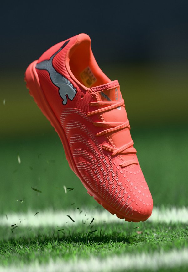 Puma FUTURE 9 PLAY TT UNISEX - Turf football boots - glowing red/white/black/silver-coloured