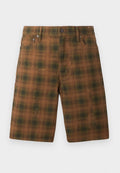 Braun karierte Shorts mit einem strukturierten Muster, klassischer Passform, fünf Taschen und Metallelementen am Bund.