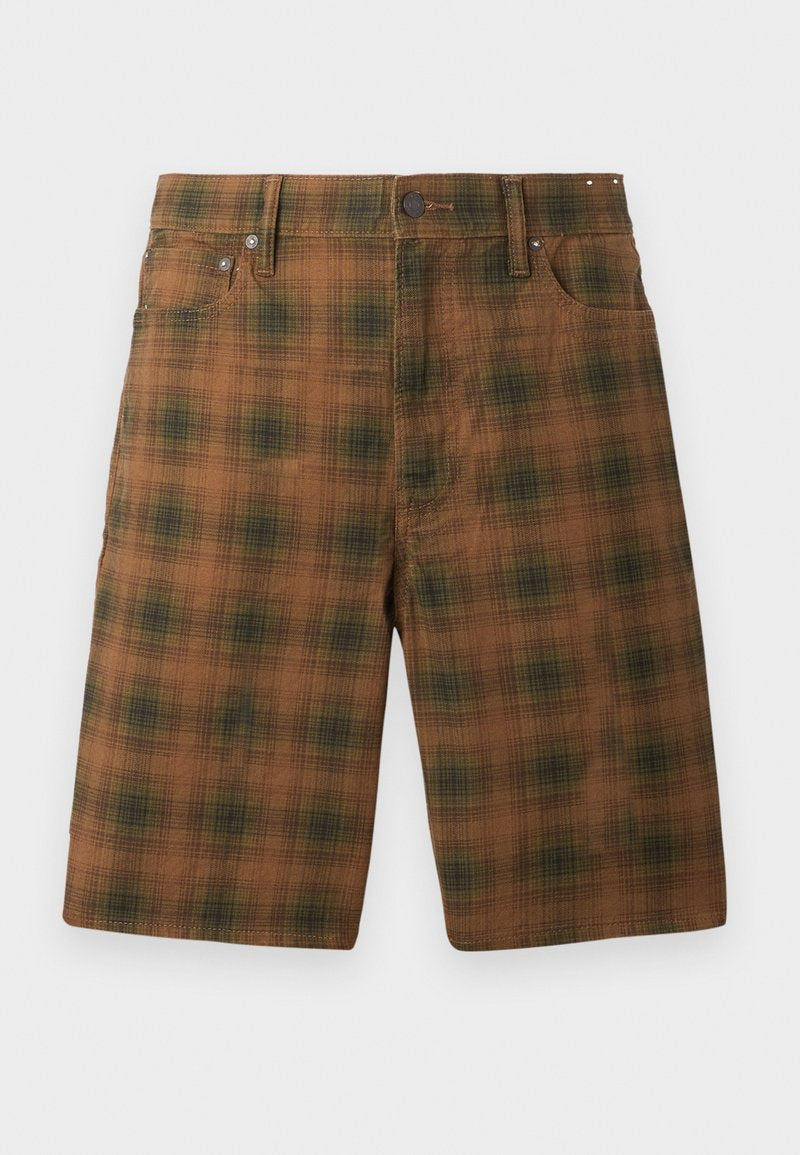 Braun karierte Shorts mit einem strukturierten Muster, klassischer Passform, fünf Taschen und Metallelementen am Bund.