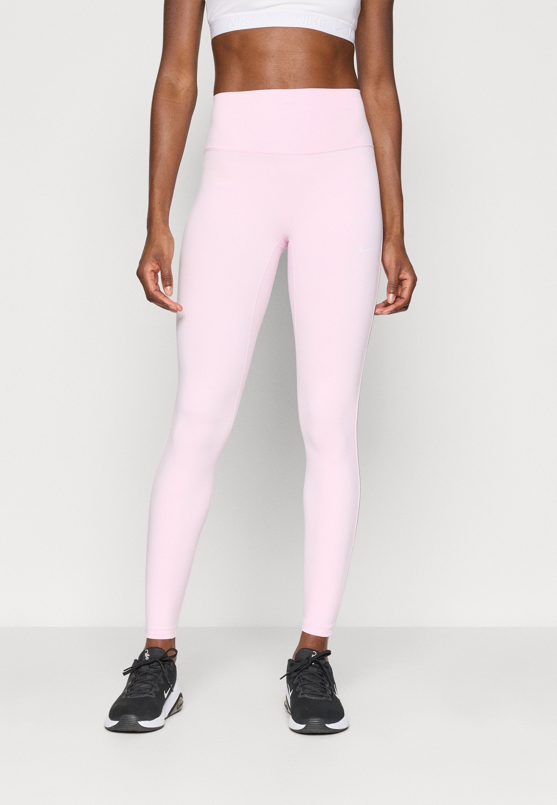 Nike Performance ONE