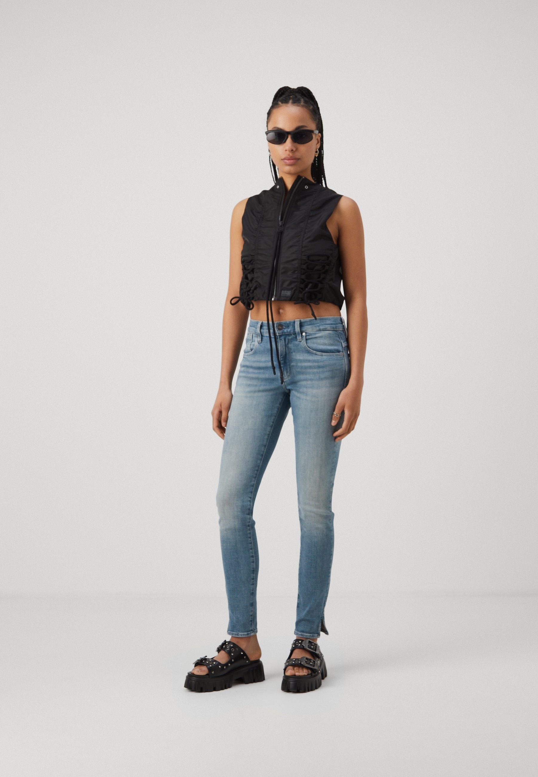 LHANA SKINNY SPLIT WMN Media 2