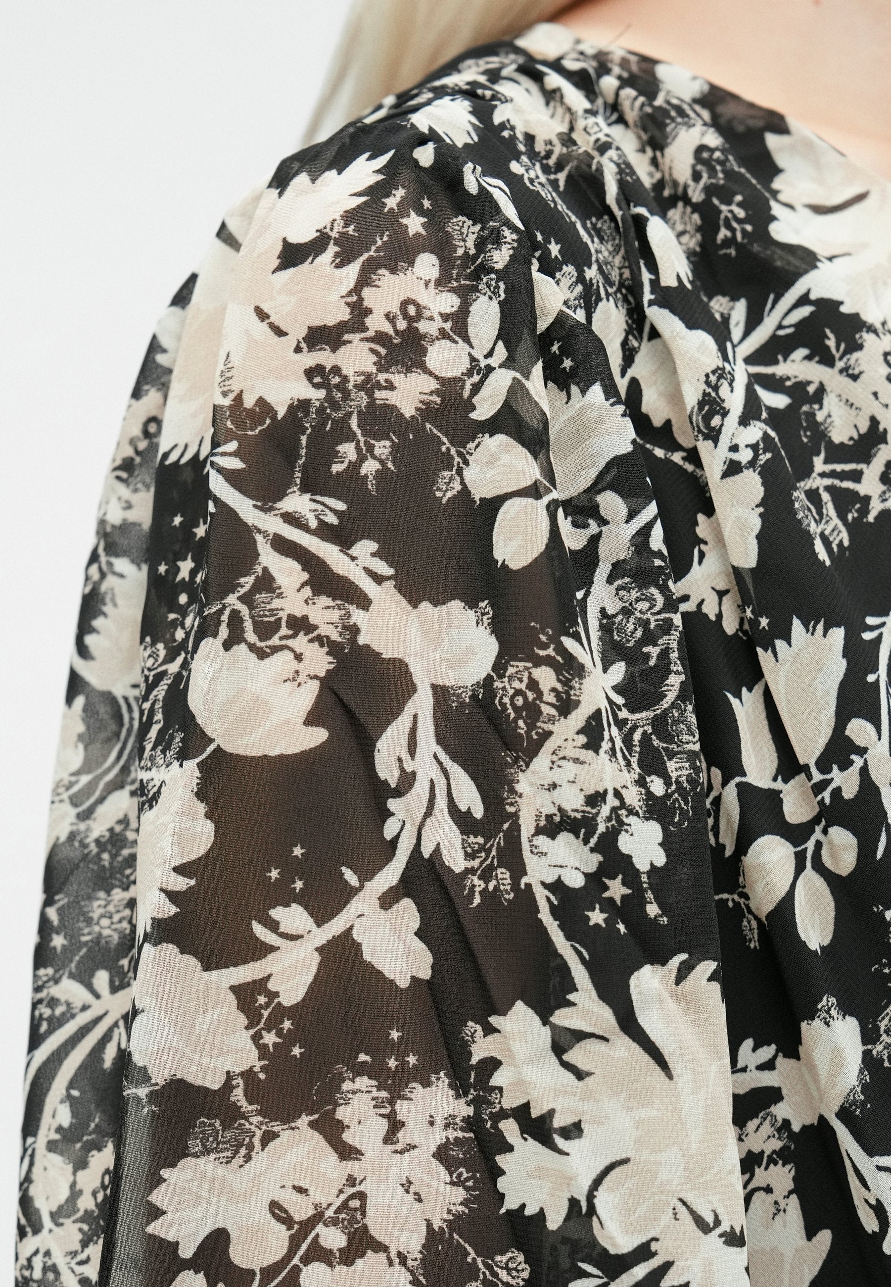 Abercrombie & Fitch PLUNGE WRAP MINI