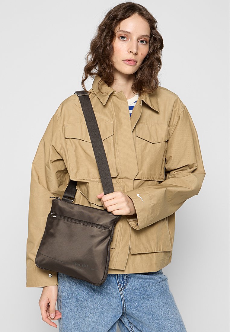 JOOP! Jeans CARTELLO UDA SHOULDERBAG MVZ