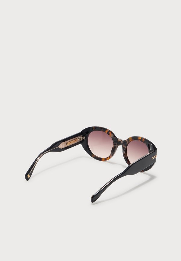 MARC JACOBS