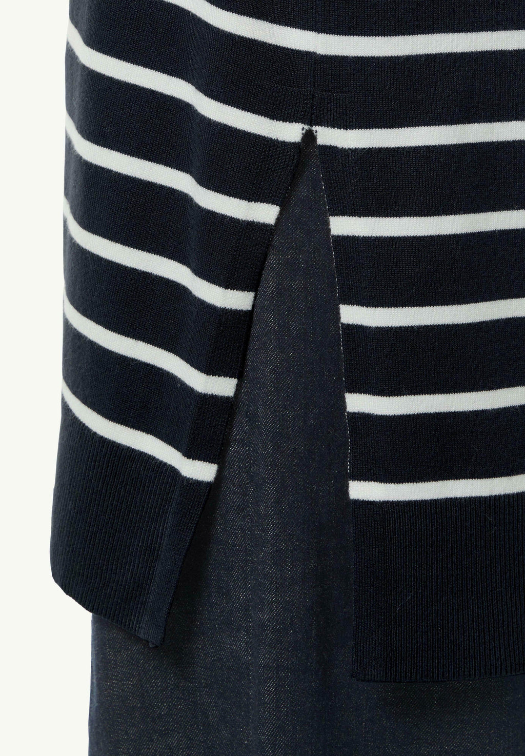 comma Strickjacke Media 5