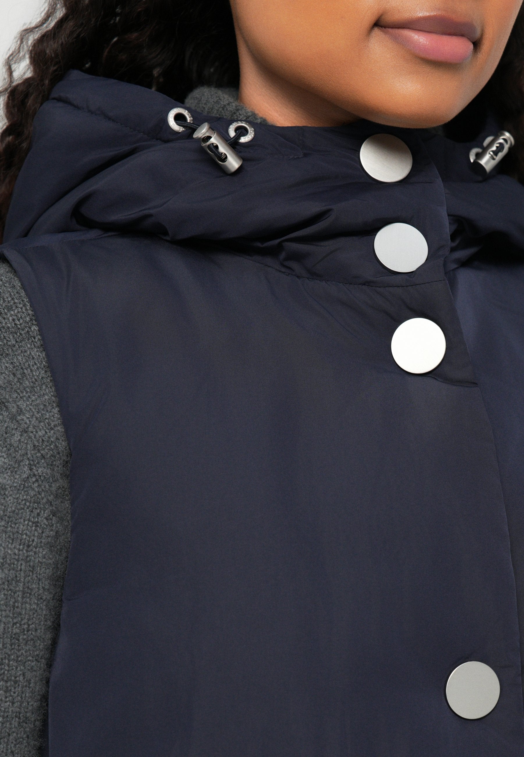 Armani Exchange Weste Media 7