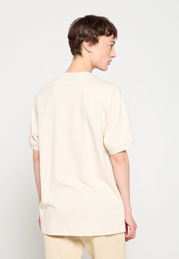 EA7 Emporio Armani