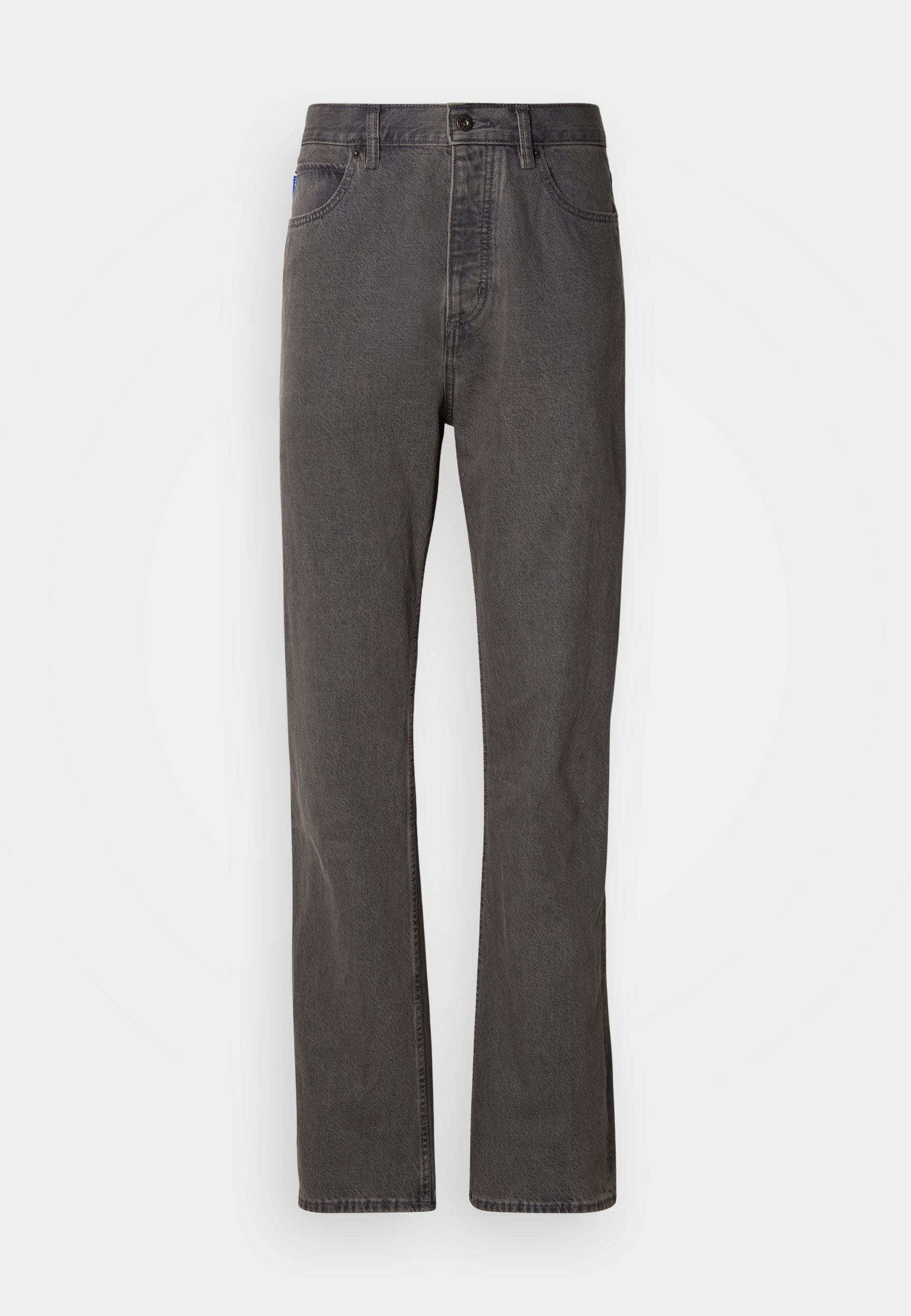 Graue Denim-Jeans im geraden Schnitt, mit frontalen Taschen, einem Knopfverschluss und subtiler Textur.