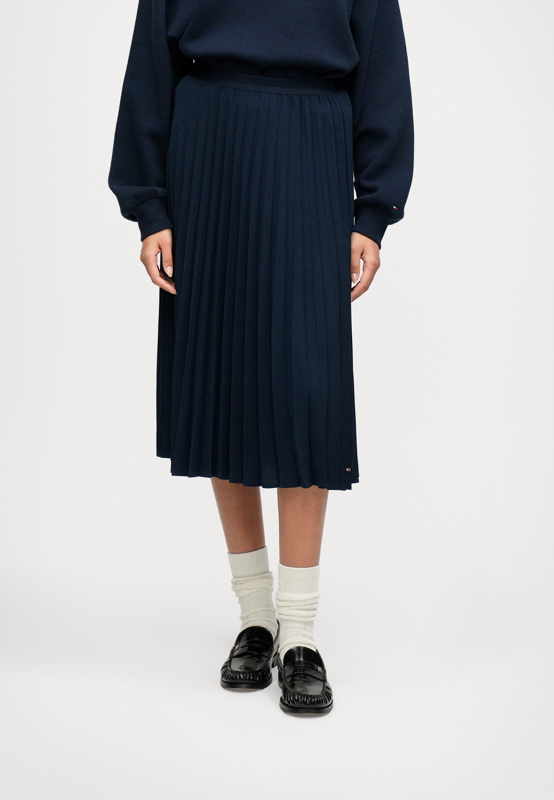 PLEATED TWILL MIDI SKIRT Media 3