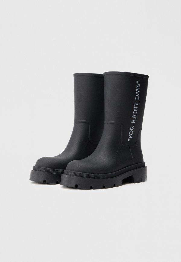 OFF-WHITE REBOOT