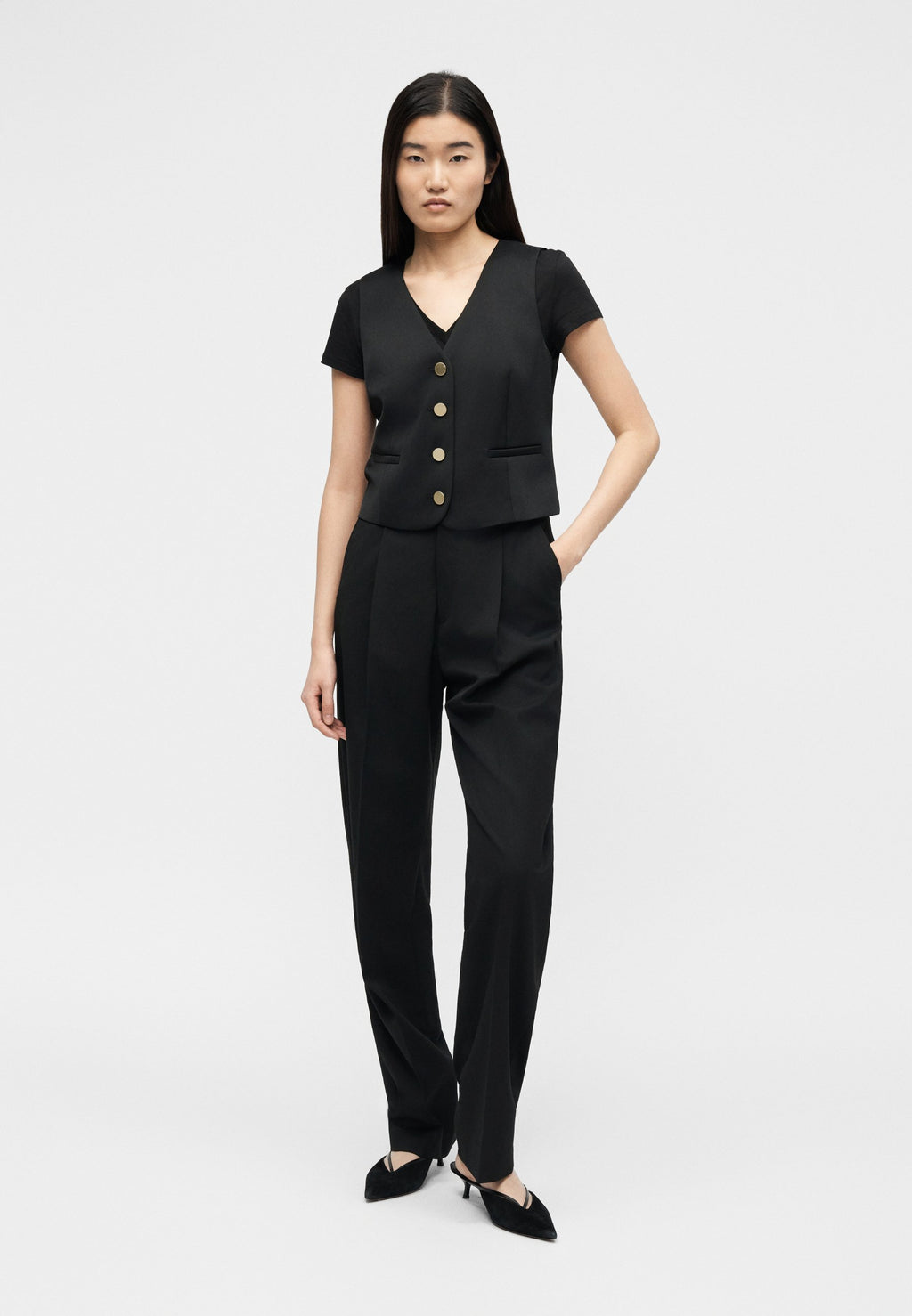 Armani Exchange Weste Media 2