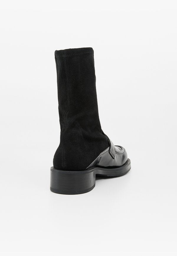 Stuart Weitzman 5050