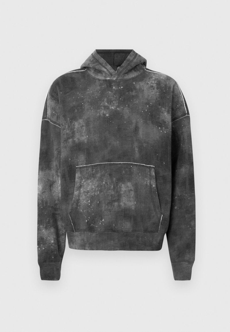 Pullover-Hoodie in dunkelgrau mit einem strukturierten Muster. Verfügt über eine Fronttasche, eine verstellbare Kapuze und kontrastierende Nähte.