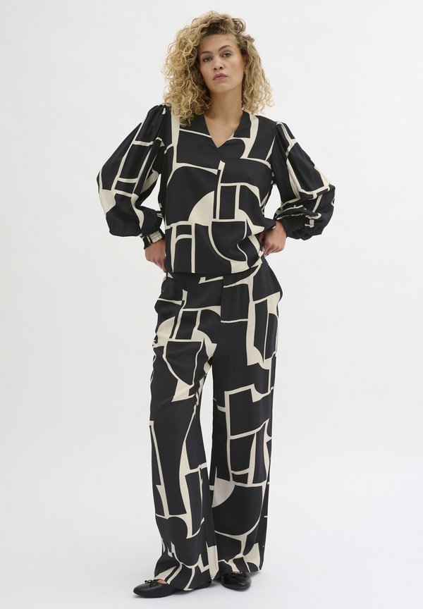 My Essential Wardrobe KELLYMW