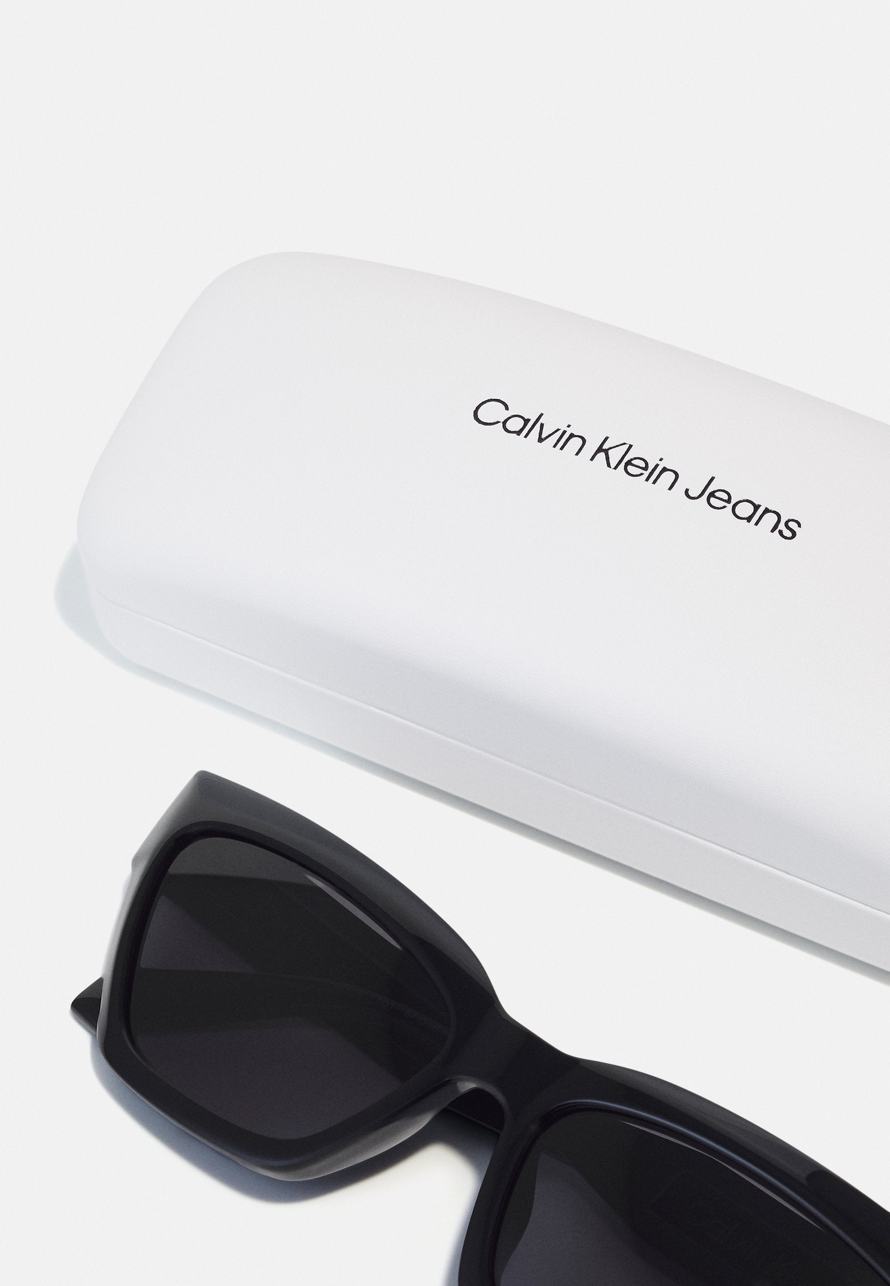 Calvin Klein Jeans Sonnenbrille Media 4