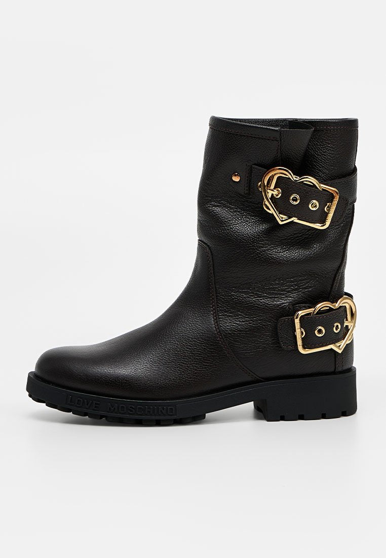 Love Moschino
