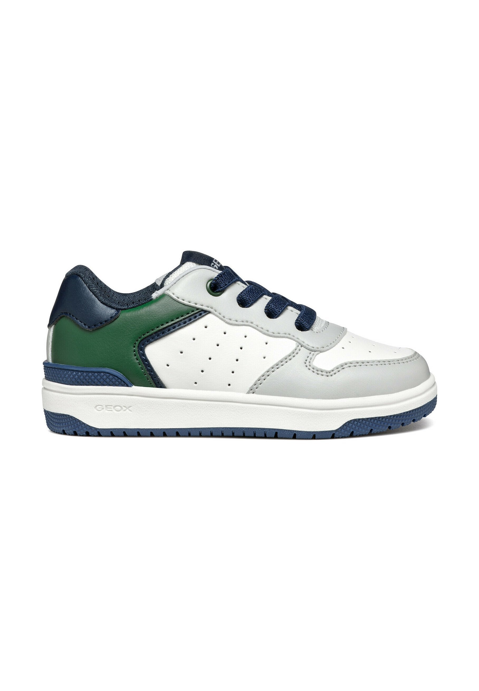 Weiße Leder-Sneaker mit marineblauen und grünen Akzenten, durchbrochenen Seiten, Schnürdesign, gepolsterter Sohle und strukturiertem Gummiaußenrand.