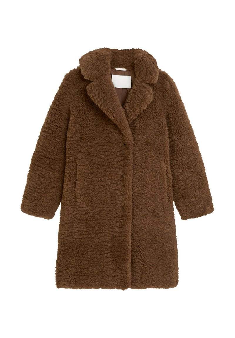 CURLY LAPEL COLLAR Media 1