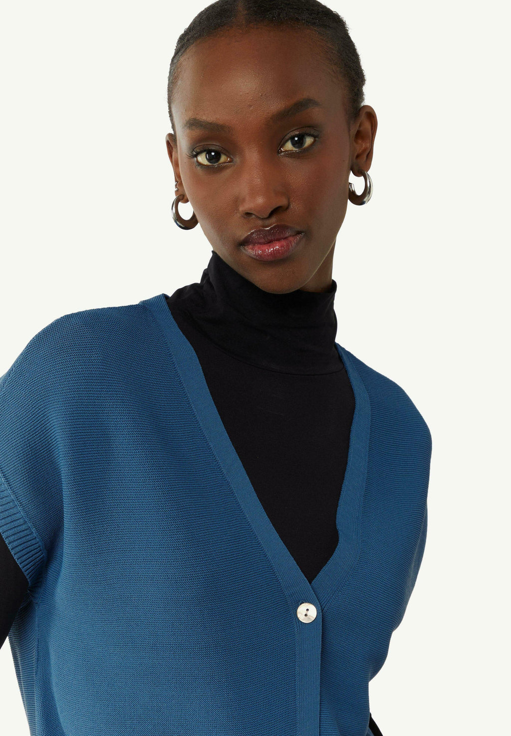comma Strickjacke Media 4