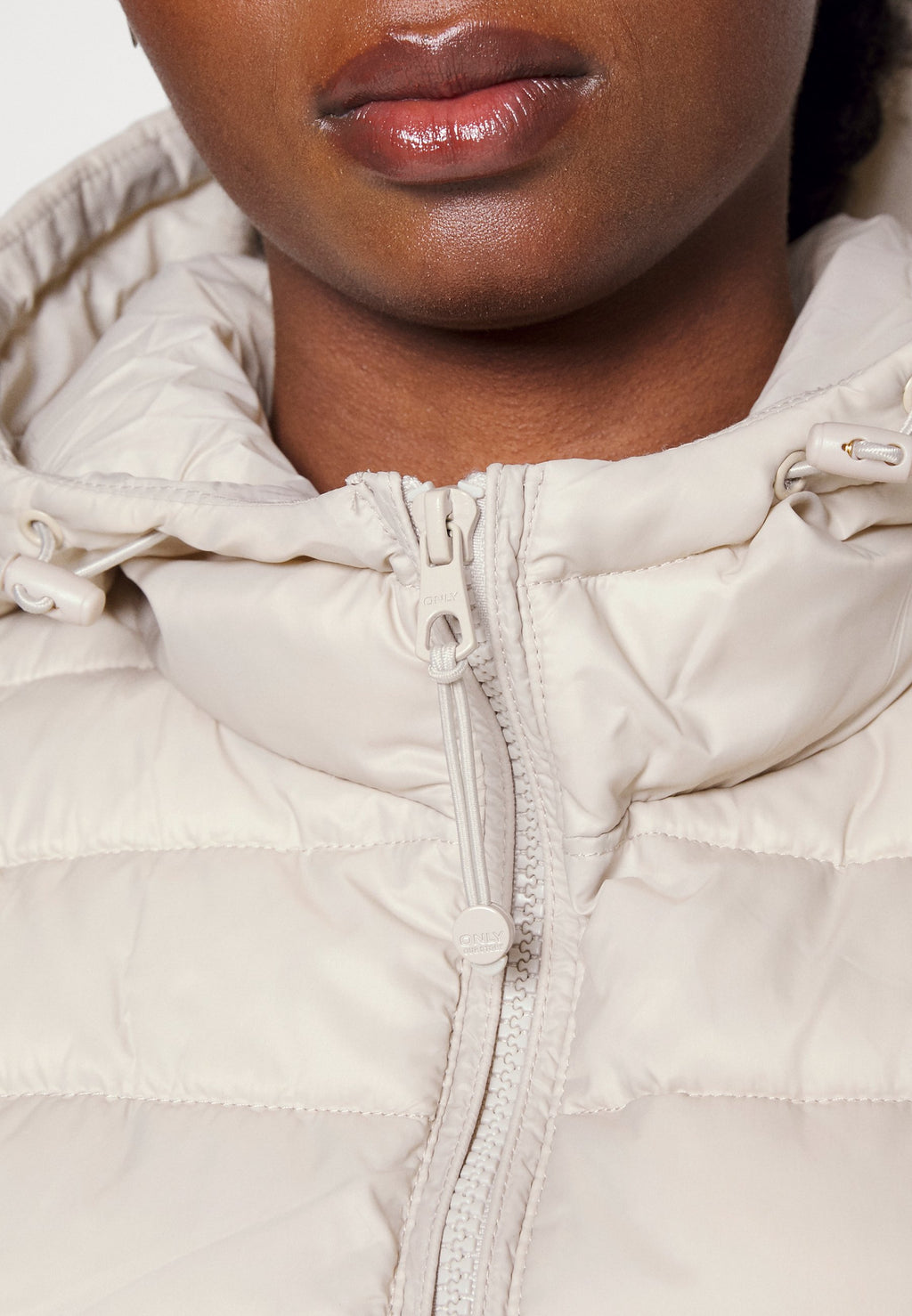 ONLNEWTAHOE HOOD WAISTCOAT Media 6
