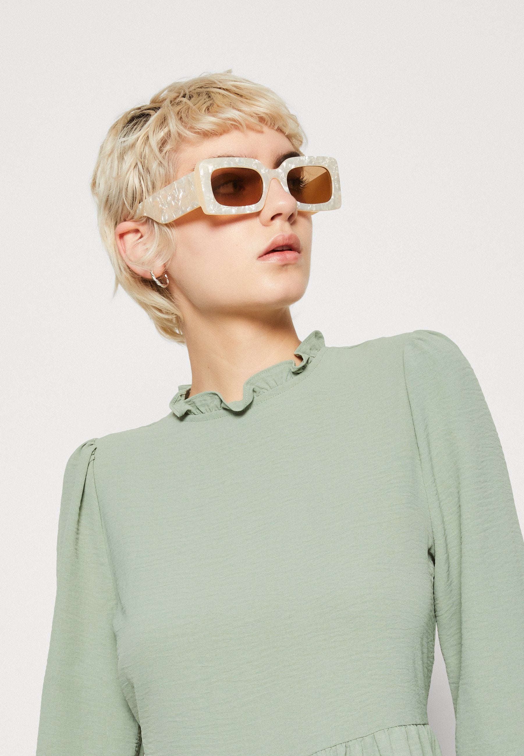 ONLMETTE HIGHNECK DRESS Media 5