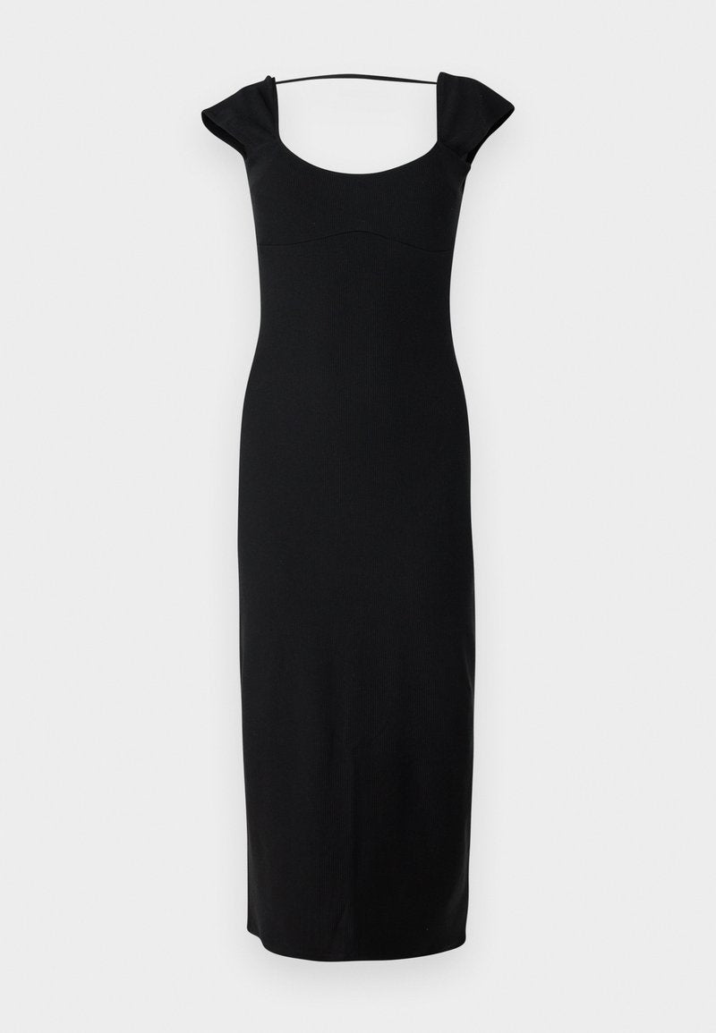 Schwarzes, ärmelloses Kleid mit quadratischem Ausschnitt, tailliertem Oberteil und ausgestellten Schulterdetails. Hergestellt aus einem glatten, dehnbaren Stoff.