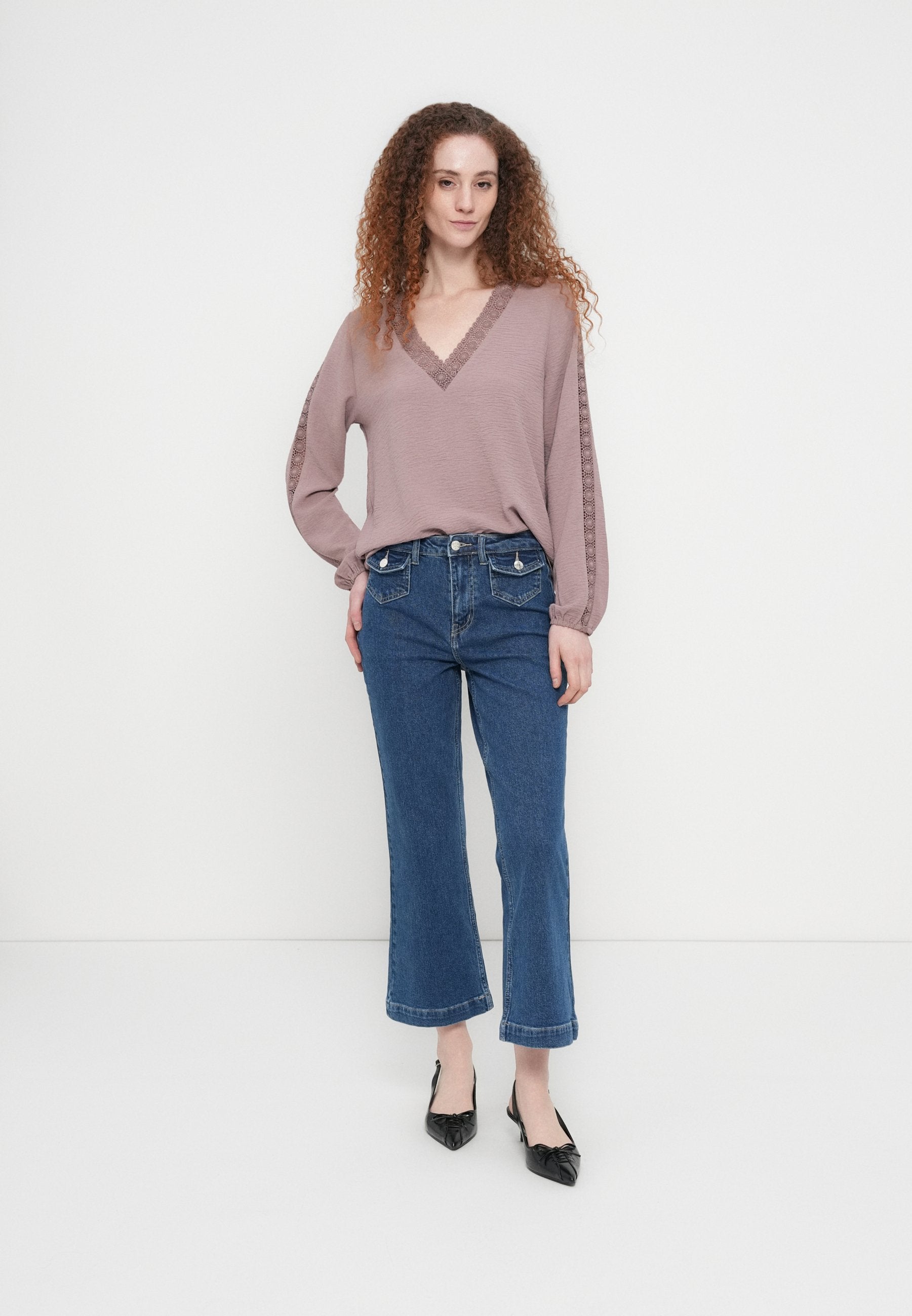 ONLEMILY CROP FLARE Media 2