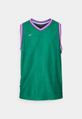 Grünes ärmelloses Basketball-Trikot mit einem V-Ausschnitt in Lila und Pink, strukturierten Mustern und einem kleinen weißen Nike-Logo auf der Brust.