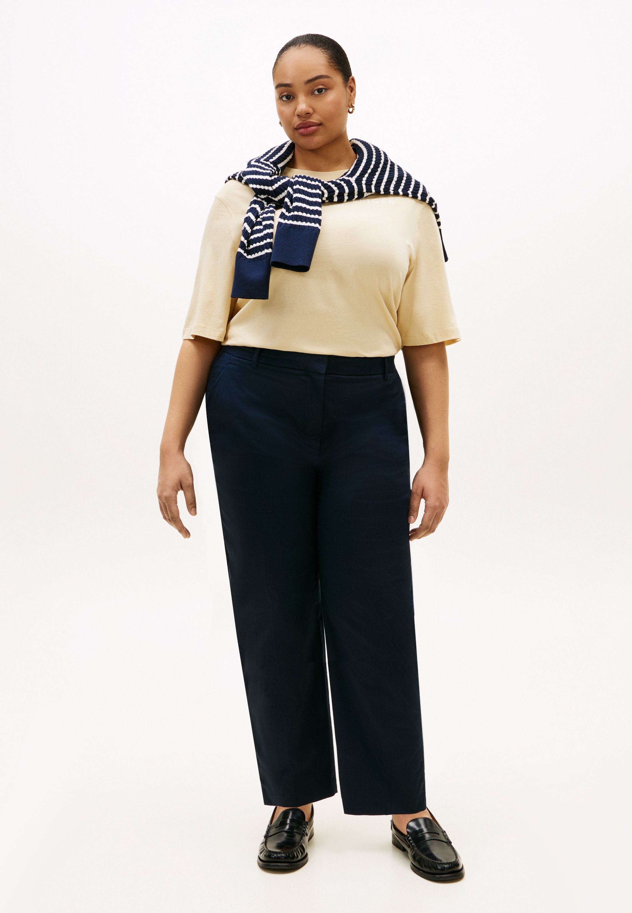 CURVE LOGO RELAXED JERSEY T-SHIRT Media 2