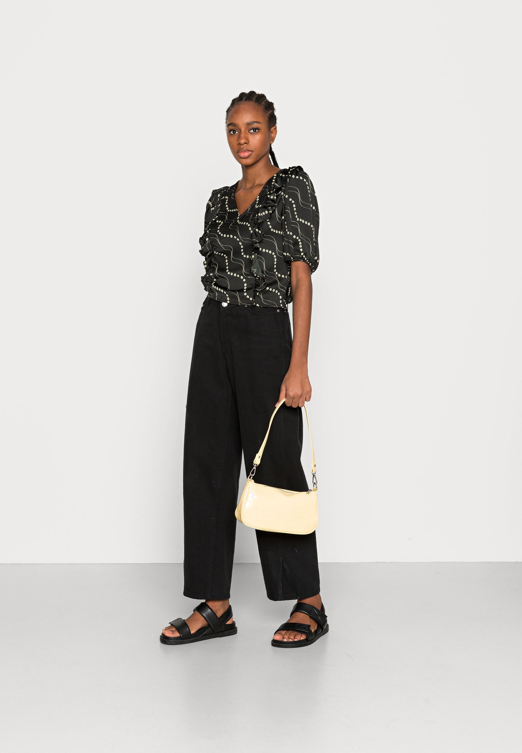 Pieces PCHAISLEY V NECK TOP