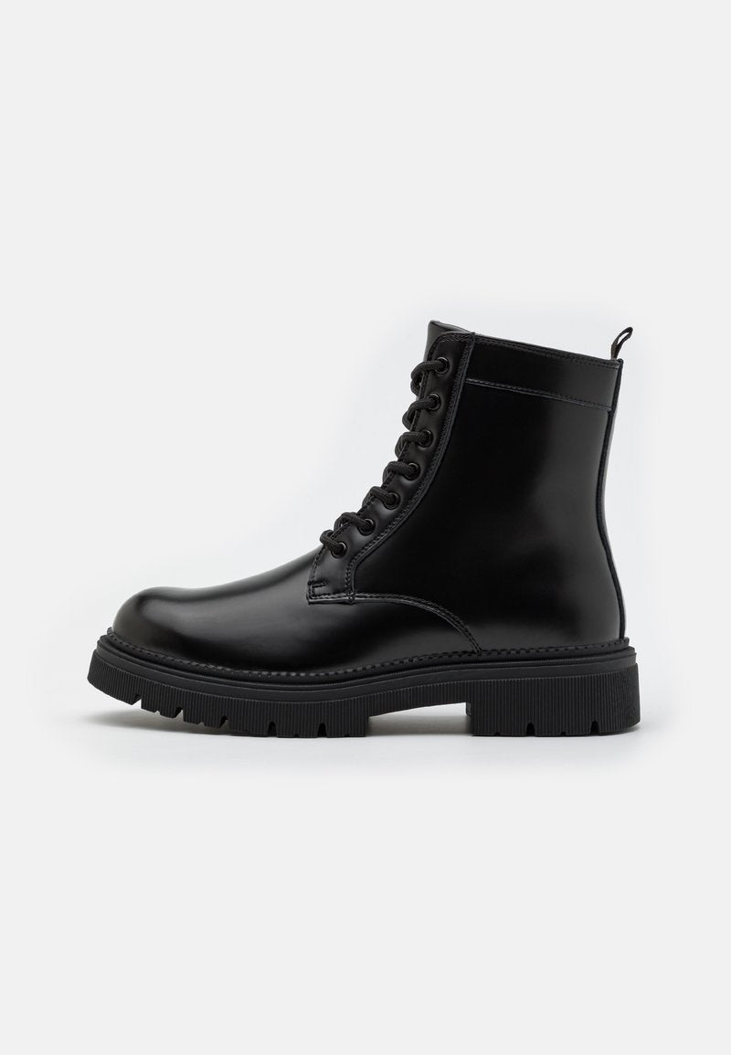 LEATHER Media 1
