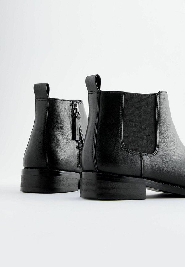 Next LOW CHELSEA BOOTSFIT (F)