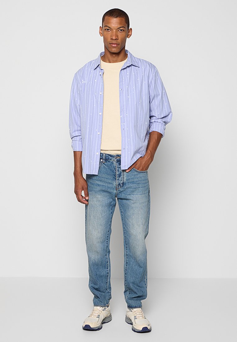Armani Exchange Jeans Tapered Fit Media 4
