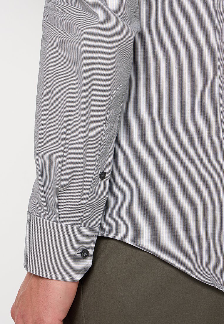 Michael Kors SLIM FIT
