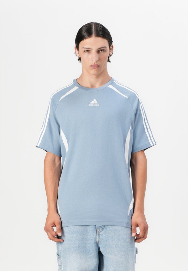 adidas Originals TEAMGEIST TEE UNISEX - Print T-shirt - tactile blue