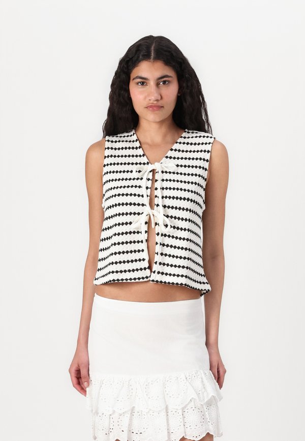 ONLY ONLEVA SHORT STRIPE - Waistcoat - cloud dancer/black