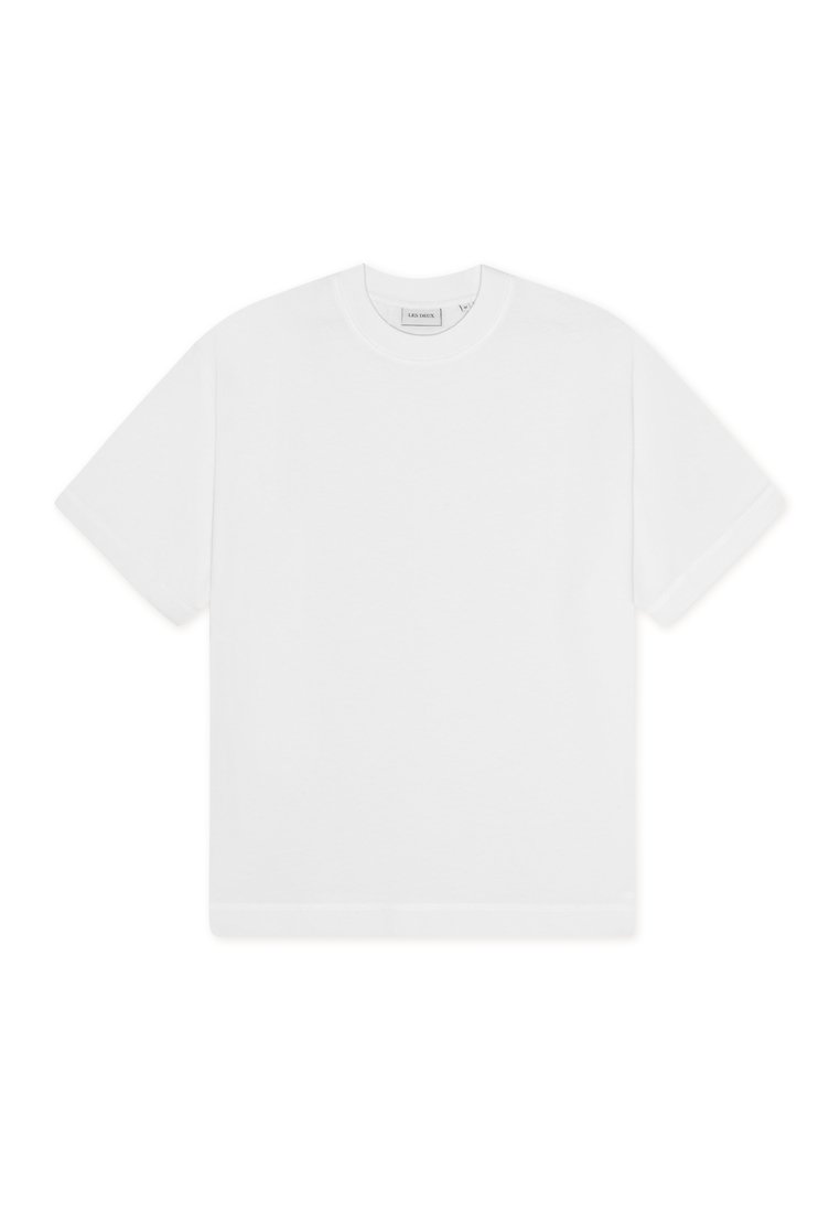 Weißes Baumwoll-T-Shirt mit rundem Halsauschnitt, kurzen Ärmeln und lockerem Schnitt. Glatte Textur, minimalistisches Design, keine sichtbaren Muster oder Akzente.