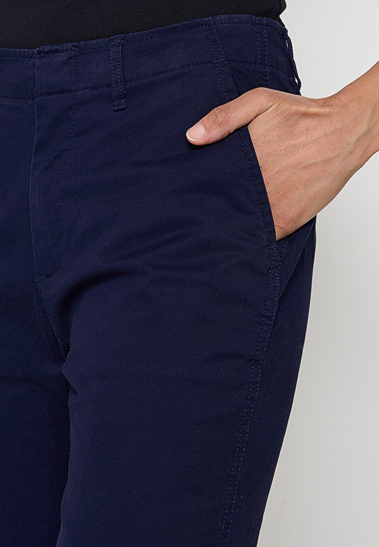 GAP DOWNTOWN KHAKI