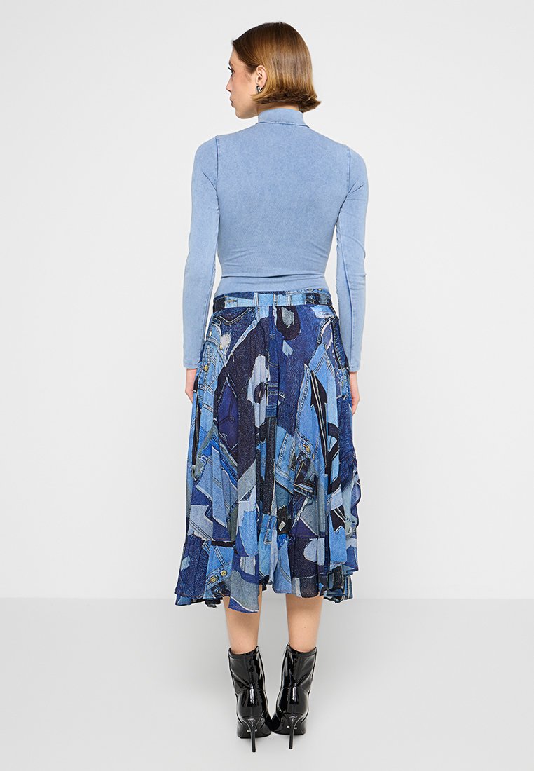 MOSCHINO JEANS