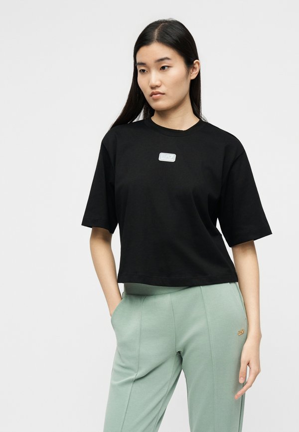 EA7 Emporio Armani