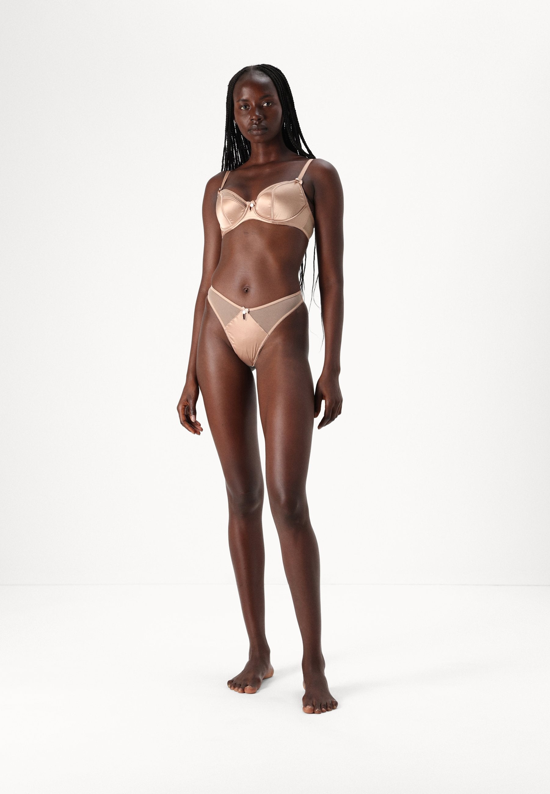 Boux Avenue PETAL PLUNGE