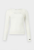 Weißes Langarmshirt für Damen mit rundem Ausschnitt vorne und einem kleinen Metalllogo am linken Ärmelbündchen.