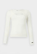 Weißes Langarmshirt für Damen mit rundem Ausschnitt vorne und einem kleinen Metalllogo am linken Ärmelbündchen.