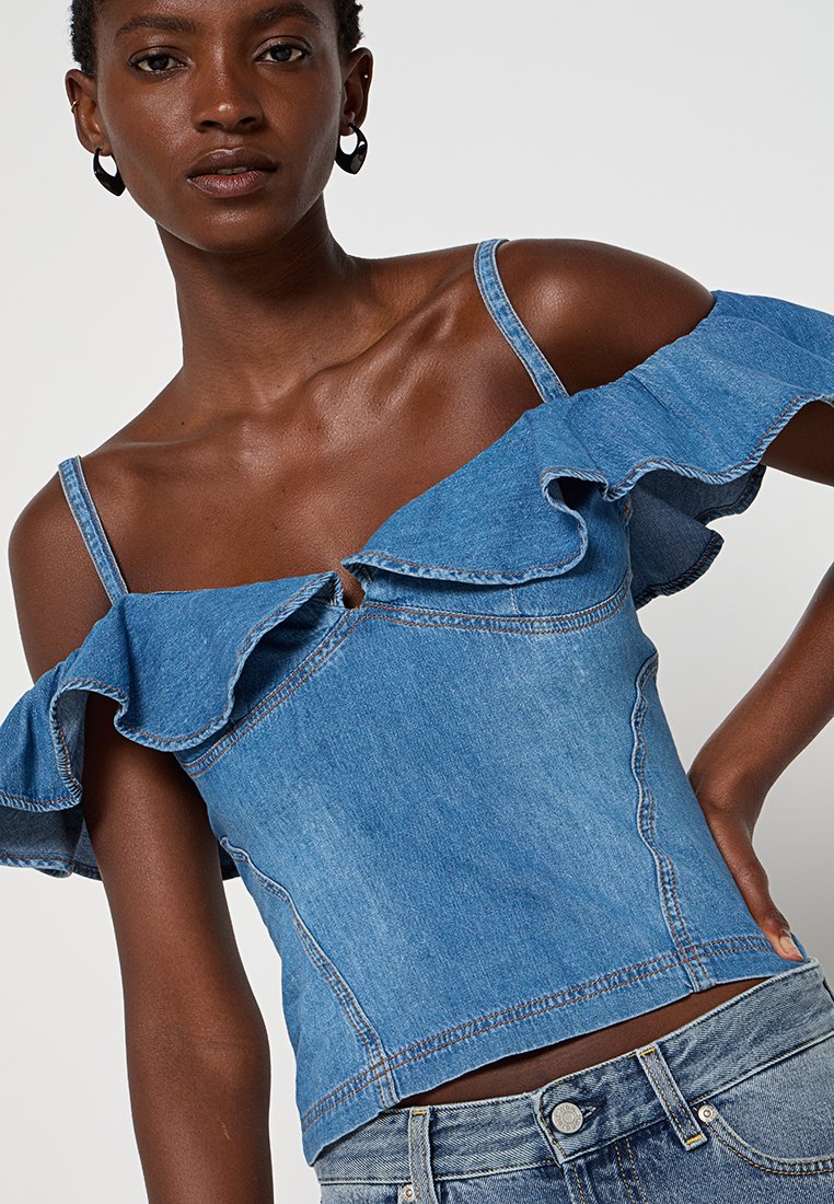 MOSCHINO JEANS