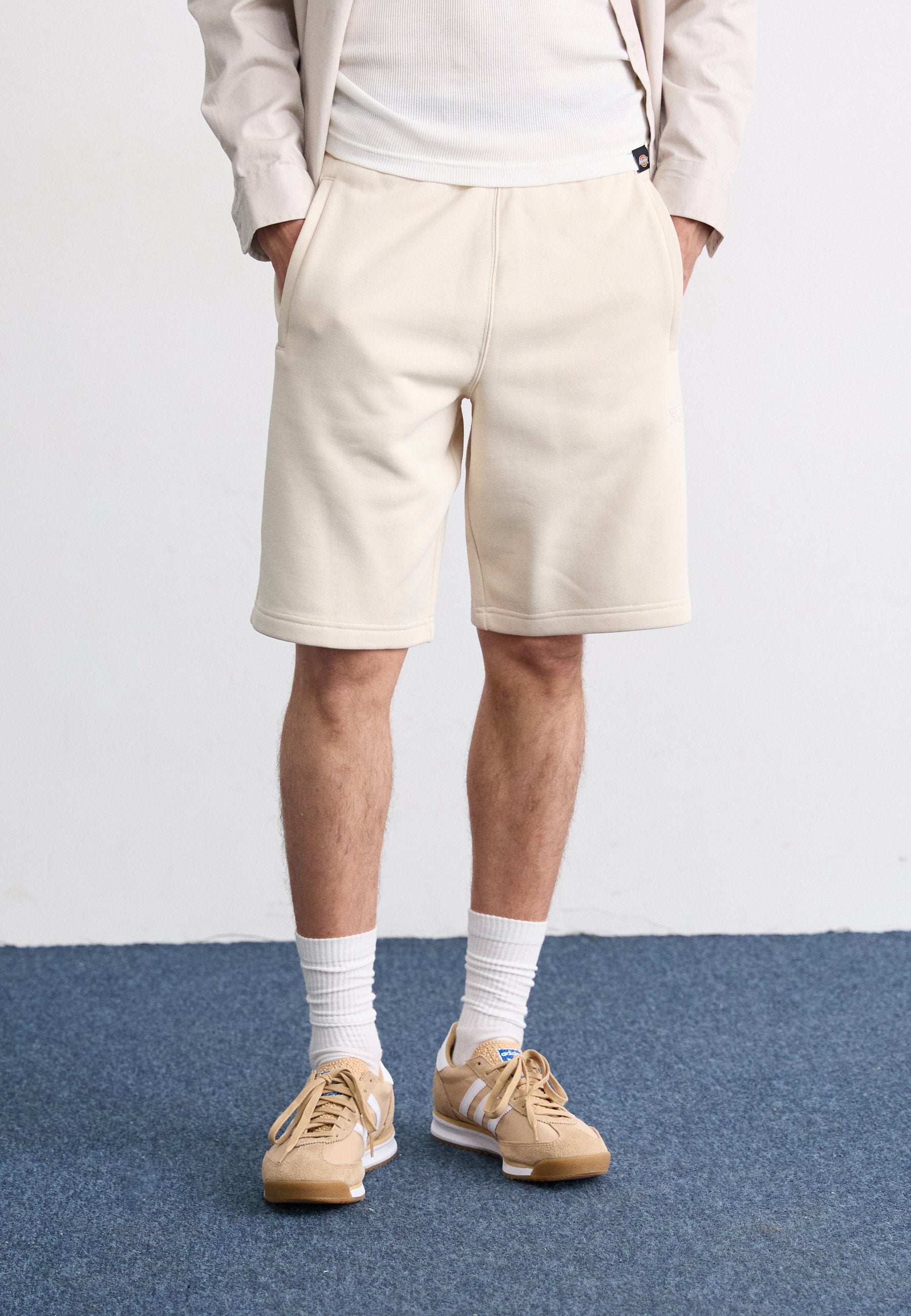 adidas Originals ESSENTIAL