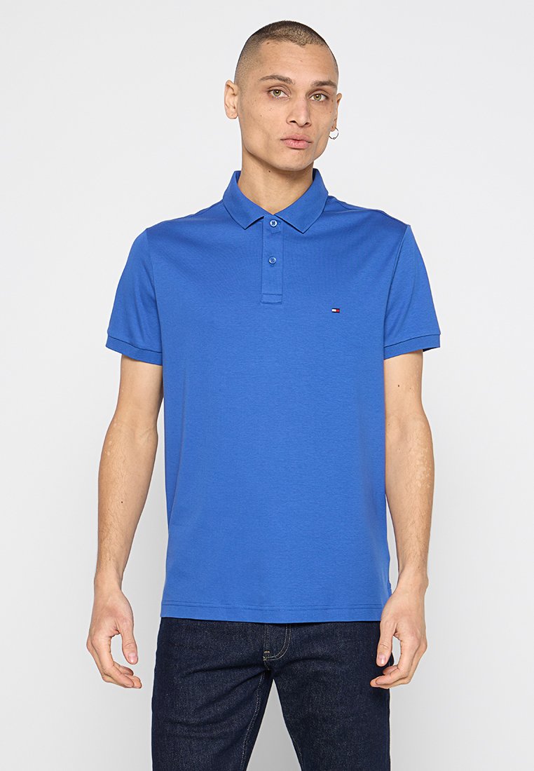 REGULAR FIT Media 1