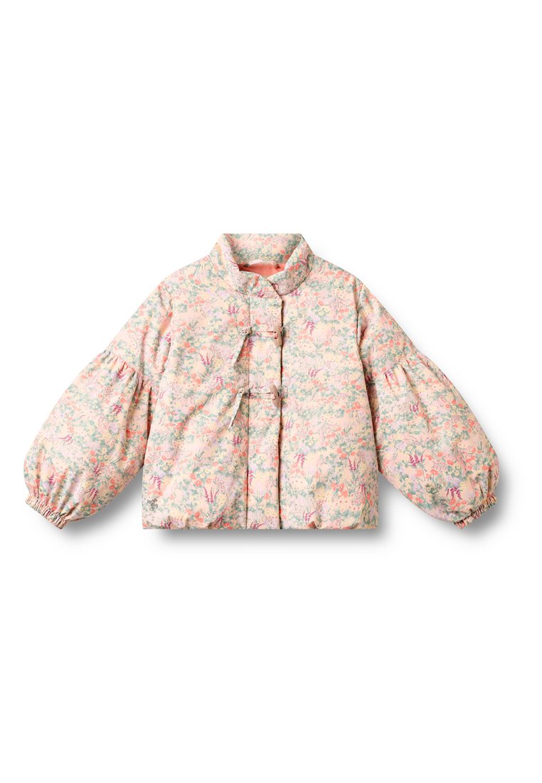 Gesteppte Jacke in Pastellrosa mit floralen Mustern. Ausgestattet mit einem Stehkragen, Puffärmeln und dekorativen Knopfverschlüssen.